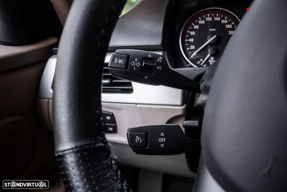 BMW 320 d Auto - 16