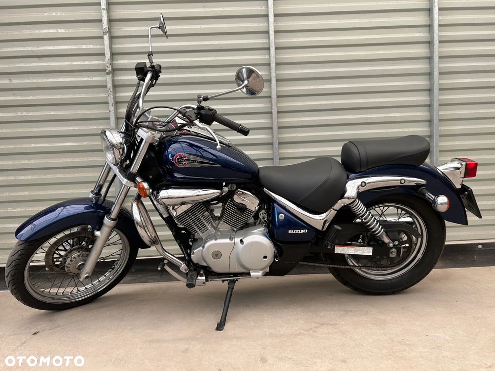 Suzuki Intruder - 6