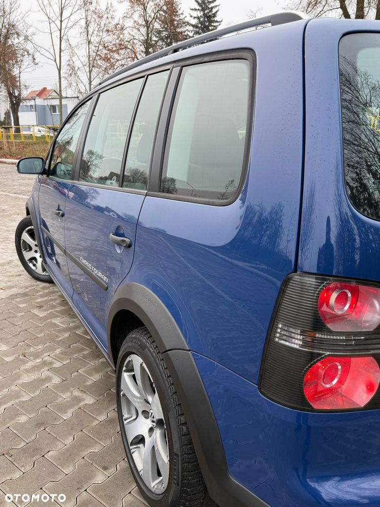 Volkswagen Touran 2.0 TDI DPF DSG Freestyle - 9