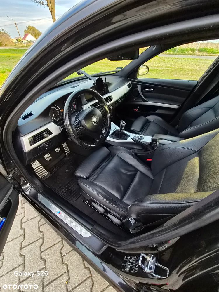 BMW Seria 3 2005 photo 2