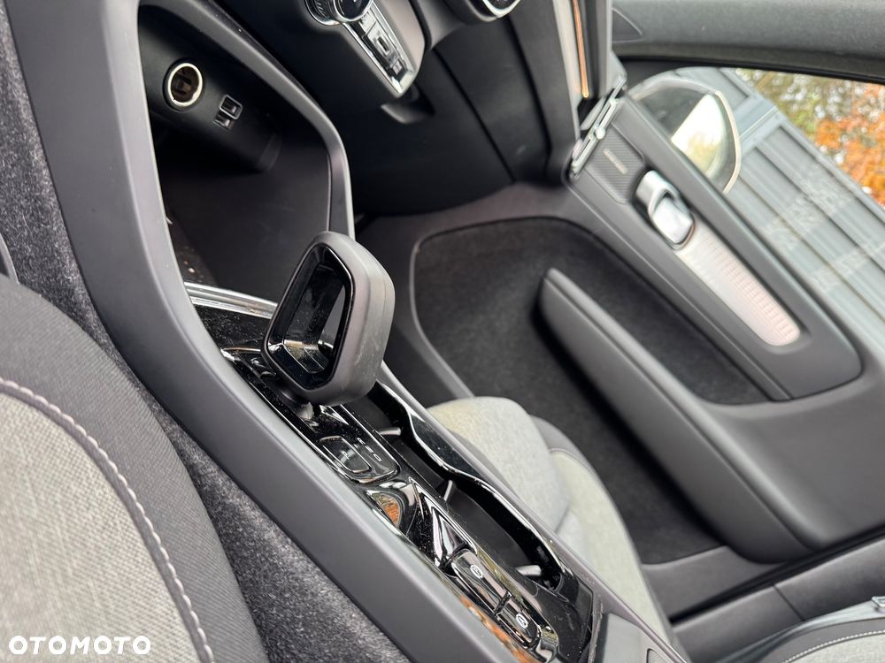 Volvo XC 40 T2 Essential - 9