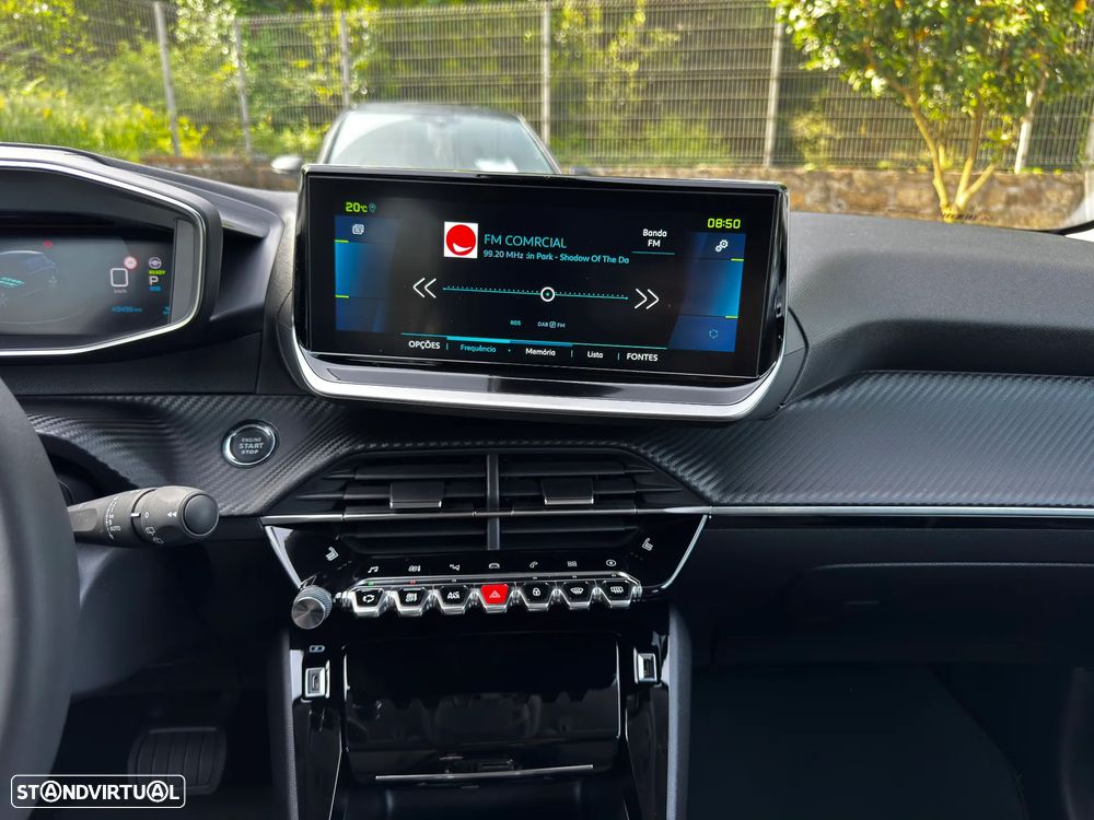 Peugeot e-208 Allure - 47