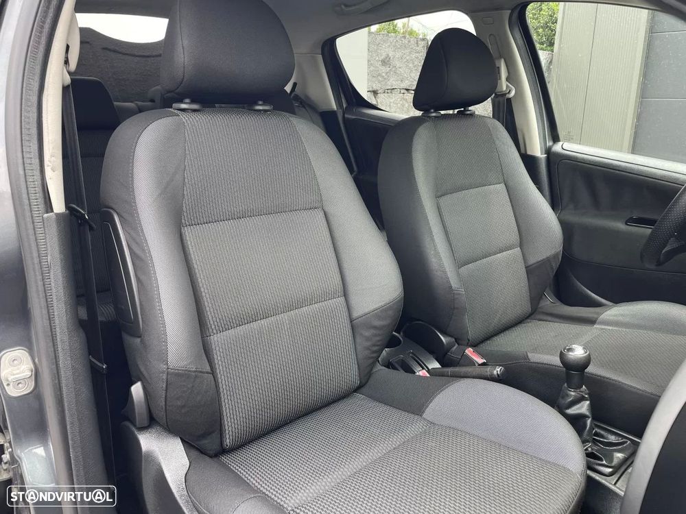 Peugeot 207 1.4 HDi Urban - 16