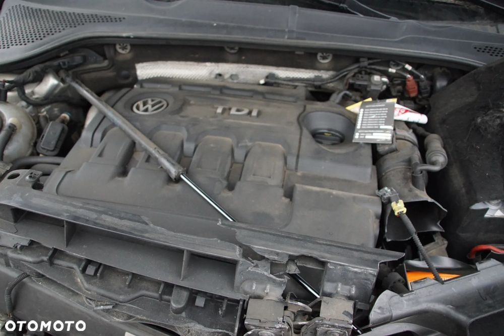 Auto na części - Volkswagen Golf VII 1.6 TDI 110 KM CXXB QYB LB7W 2015R Silnik Skrzynia Drzwi Błotnik Klapa Zderzak Lusterko Szyba Klamka Deska Kokpit Sterownik Moduł Czujnik Licznik Wyświetlacz Kierownica Panel - 18