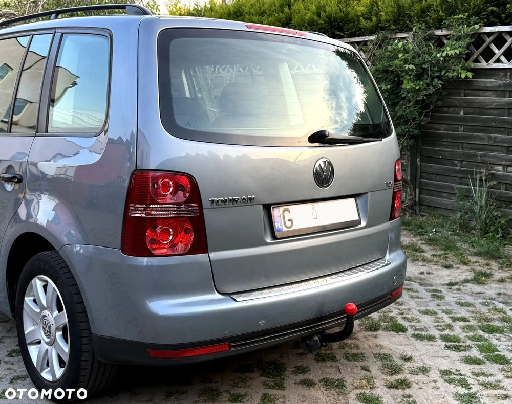 Volkswagen Touran 1.9 TDI Conceptline - 25