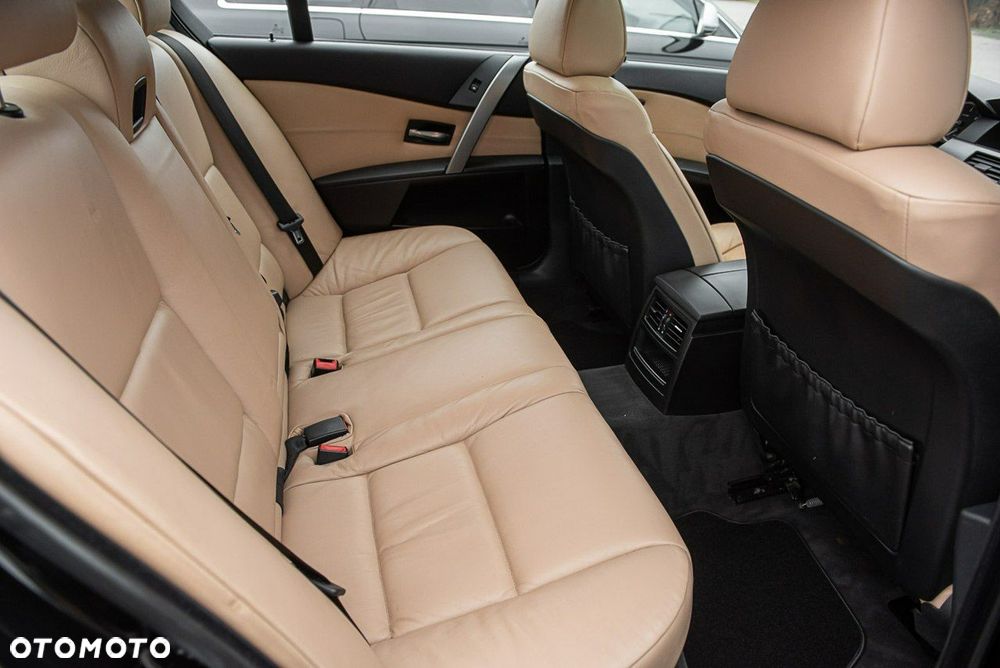 BMW Seria 5 520d Special Edition - 9