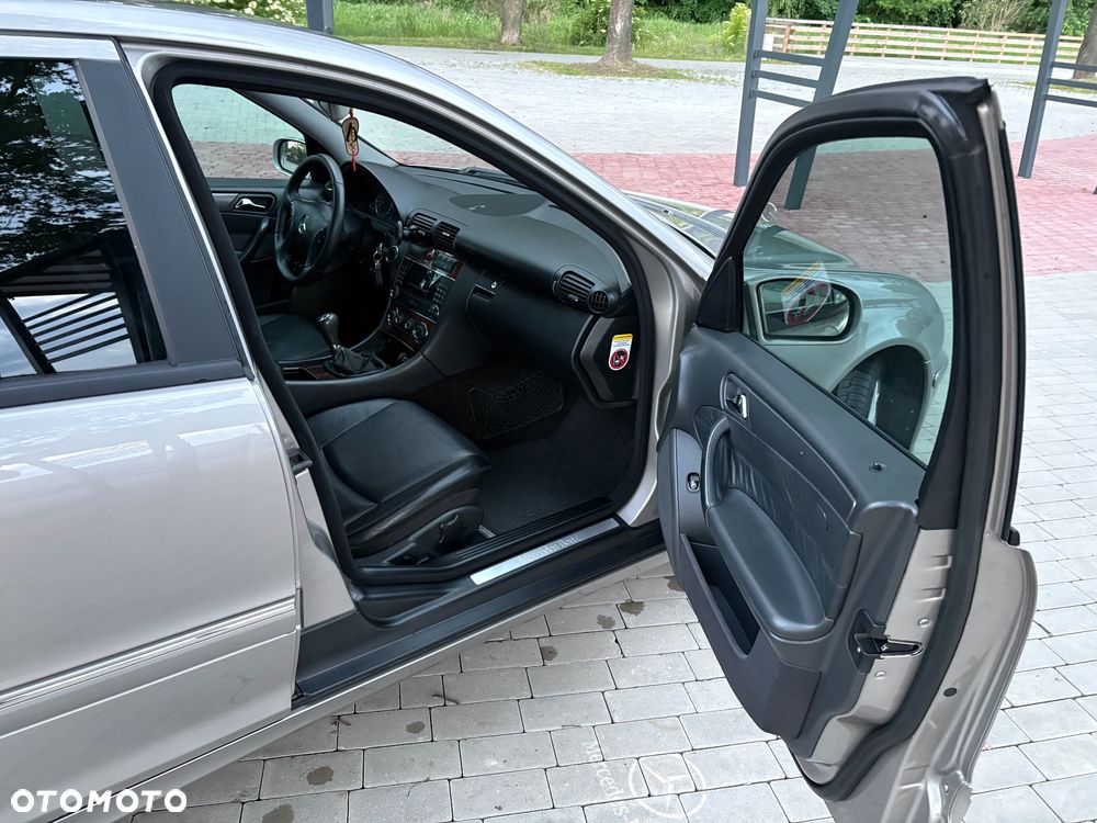Mercedes-Benz Klasa C 200 CDI Avantgarde - 24