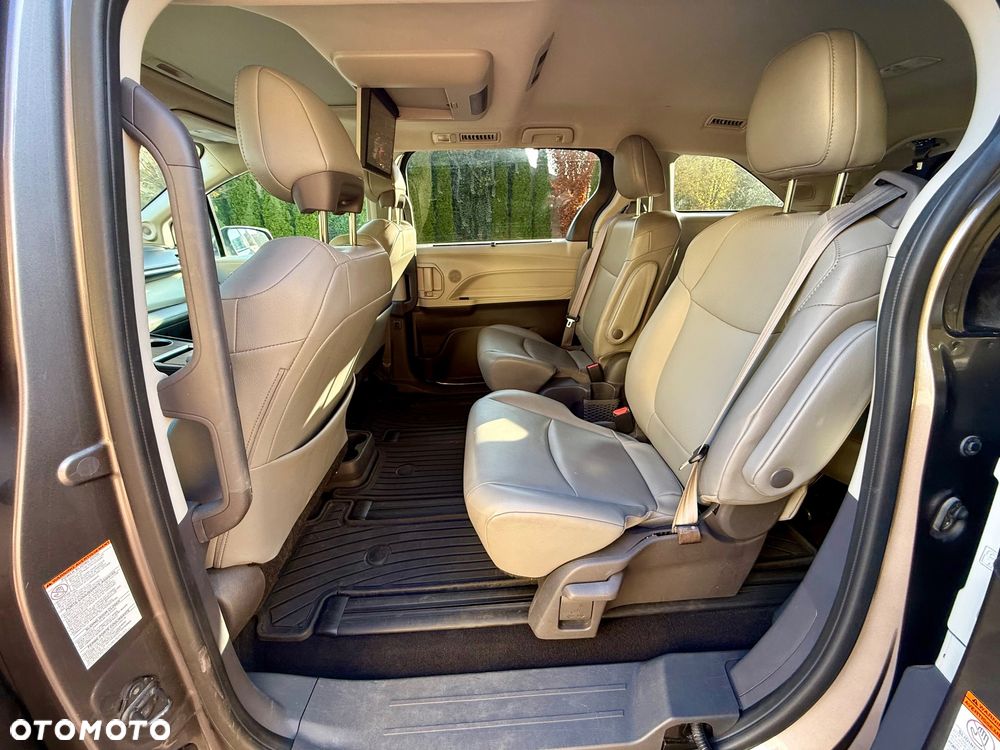 Toyota Sienna 3.5 V6 XLE AWD - 18