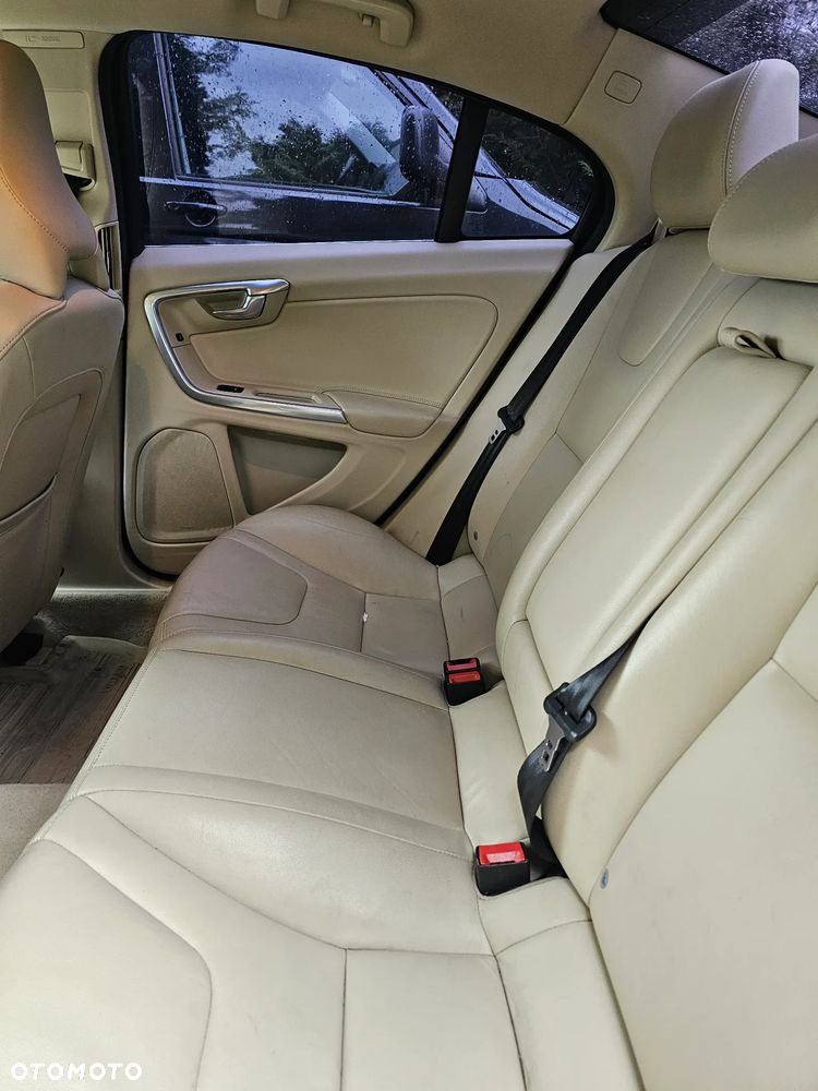 Volvo S60 D2 Summum - 4