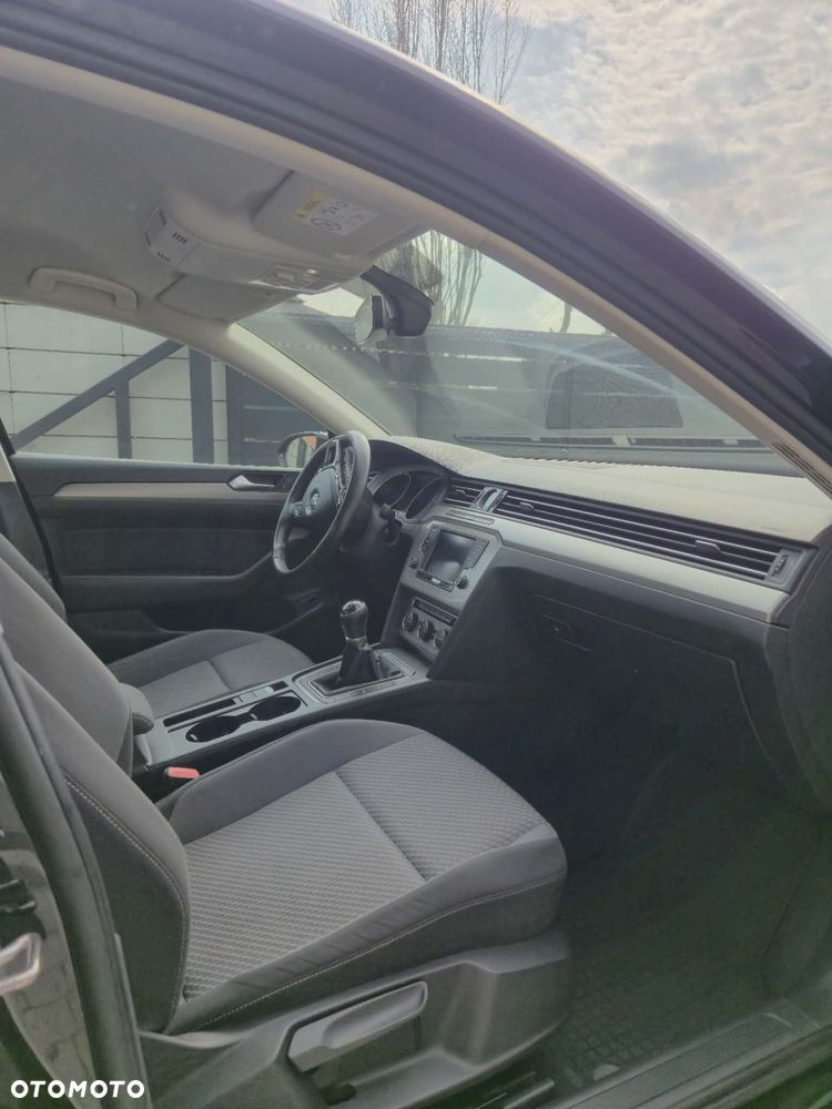 Volkswagen Passat 2.0 TDI BMT Trendline - 8