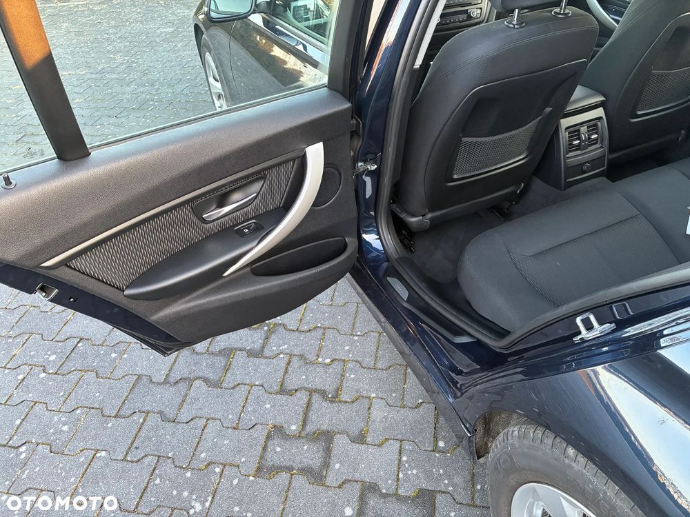 BMW Seria 3 320d Efficient Dynamics Edition Blue Perf - 8