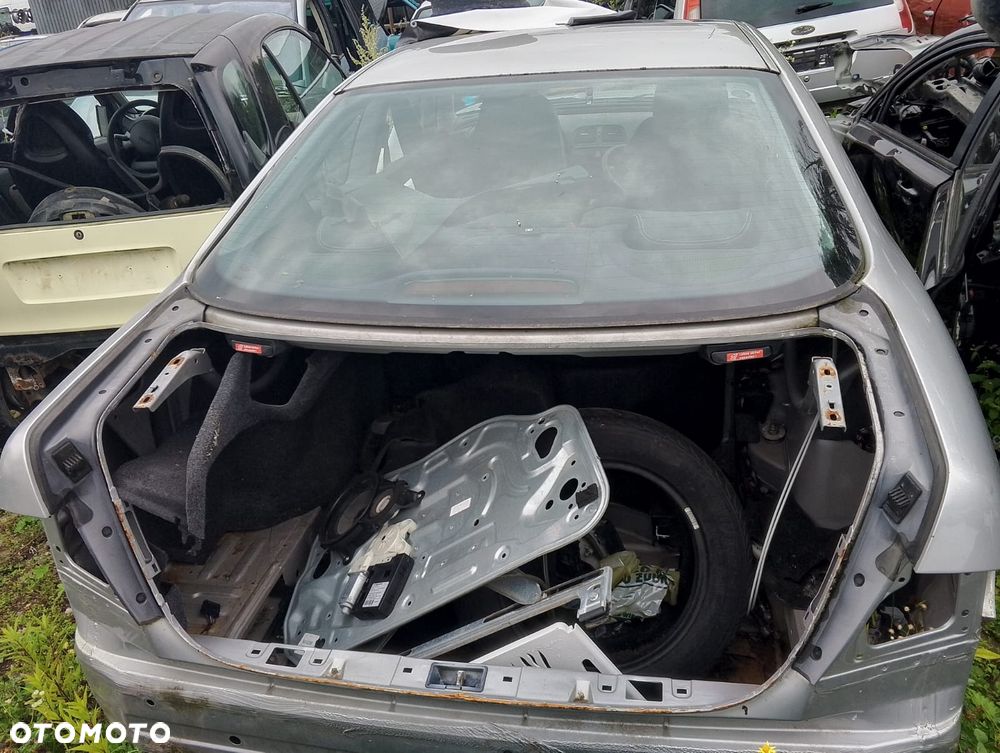 Mercedes CLK C208 (97-99r.) 2.0B 136KM. Silnik 111945 Skrzynia 717417 lakier 744. Cały na części GWARANCJA !!!  Przód Tył Zestaw Komplet Drzwi Klapa Zderzak Błotnik Maska Grill Atrapa Szyba Pas Lampa Lusterko Boczki Fotel Kanapa Kokpit Deska Rozdzielcza Przełącznik Włącznik Sterownik Przewody Wiązka Instalacja Moduł Komputer Czujnik Listwa Pompa Alternator Wtryski Głowica Rozrusznik Kompresor Sprzęgło Dwumas Silnik Skrzynia ABS Klimatyzacji Paliwa Wspomagania Kolektor Turbina Przepustnica Zawór Chłodnica Koło Hak Belka Sanki Zawieszenie Mcpherson Półoś Amortyzator Wydech Tłumik Zacisk Most - 4