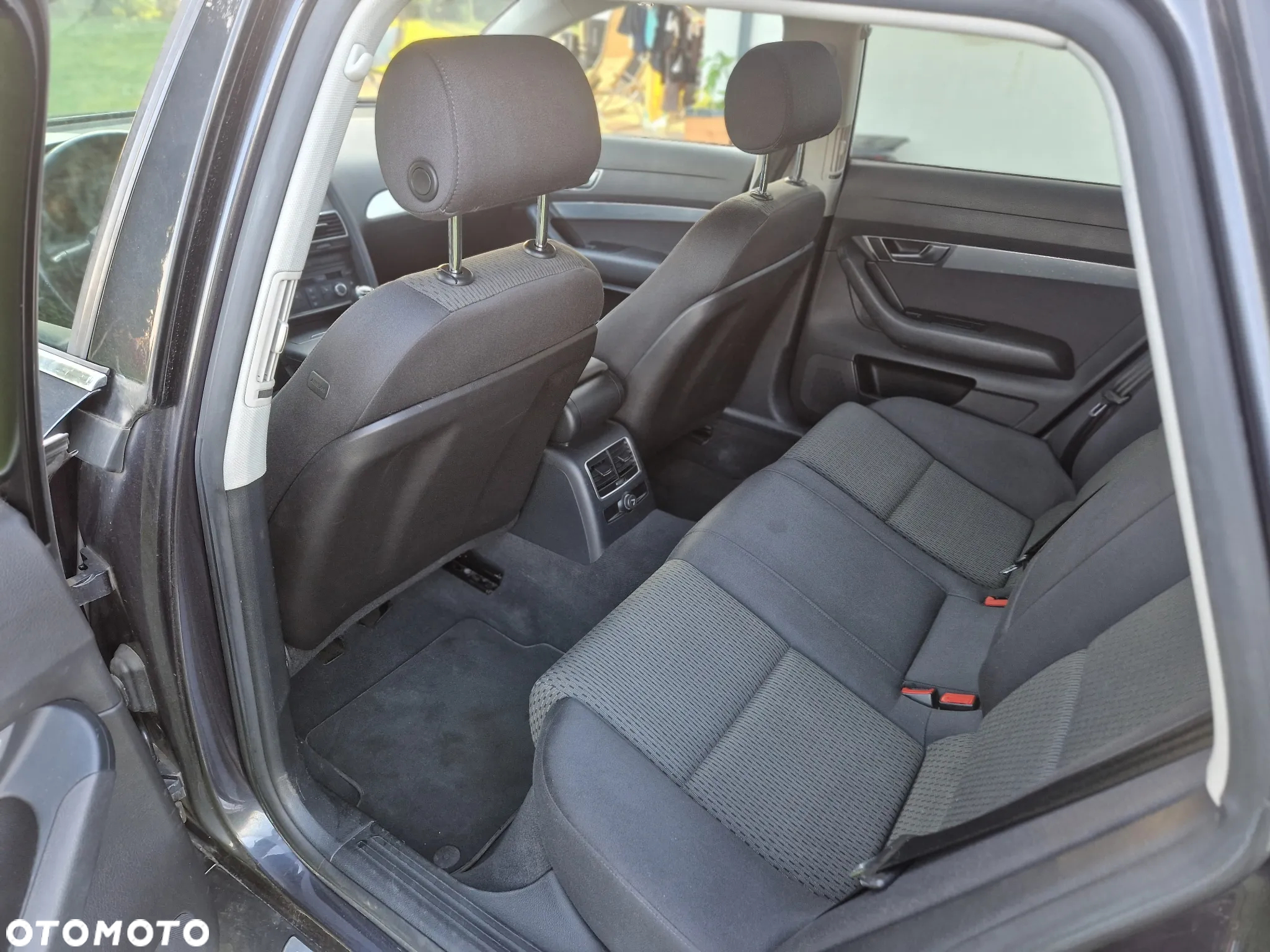 Audi A6 2.0T FSI - 8