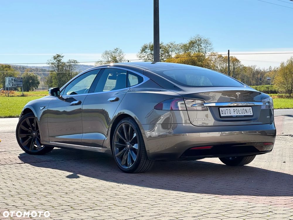 Tesla Model S Long Range Plus - 4