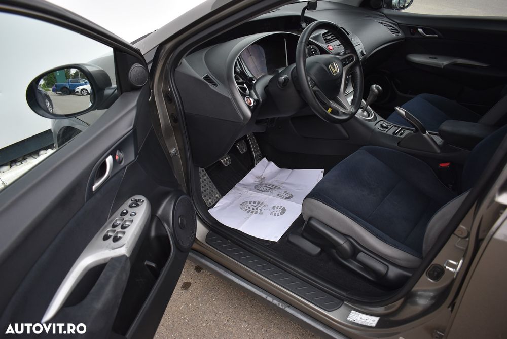 Honda Civic 1.8 S - 16