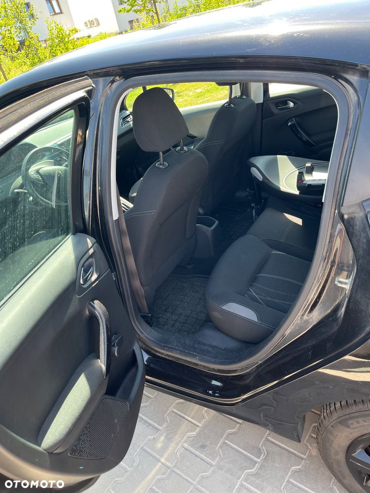 Peugeot 208 - 9
