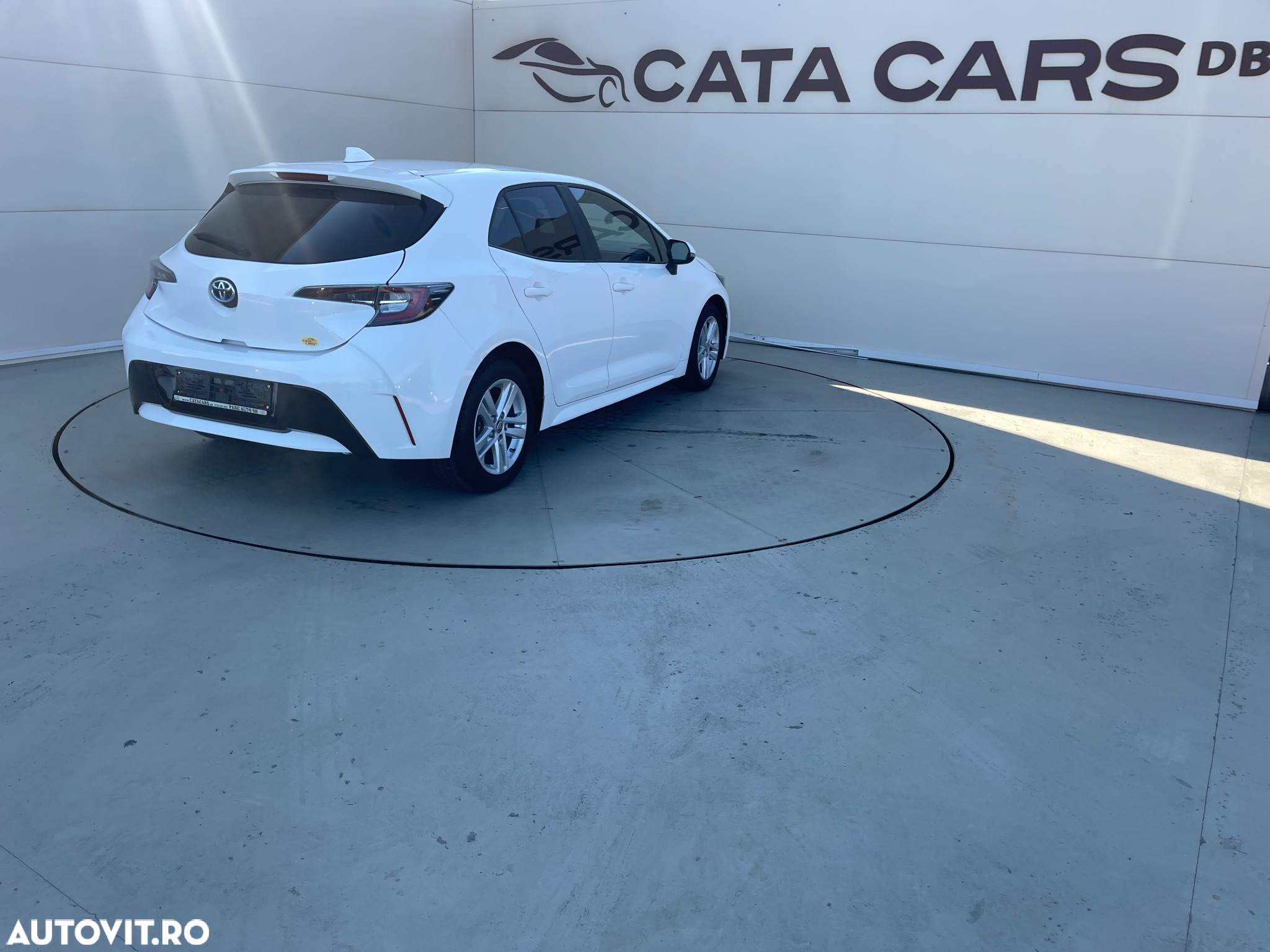 Toyota Corolla 1.8 Hybrid Comfort - 14