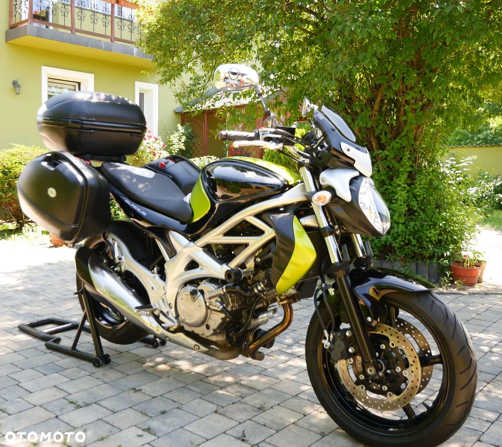 Suzuki Gladius - 13