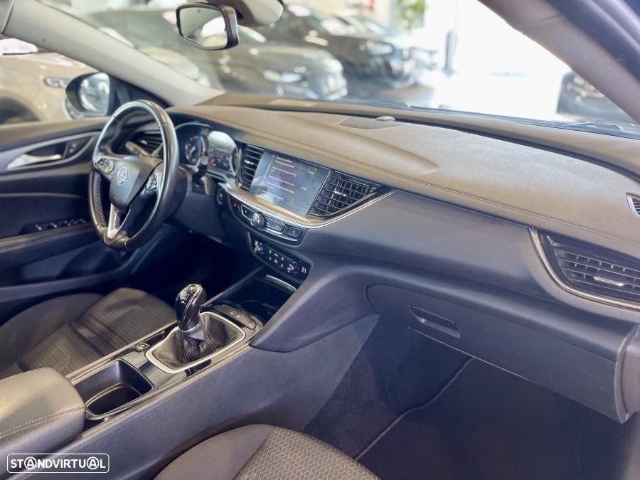 Opel Insignia Sports Tourer 1.5 D Business Edition — fotografia 25