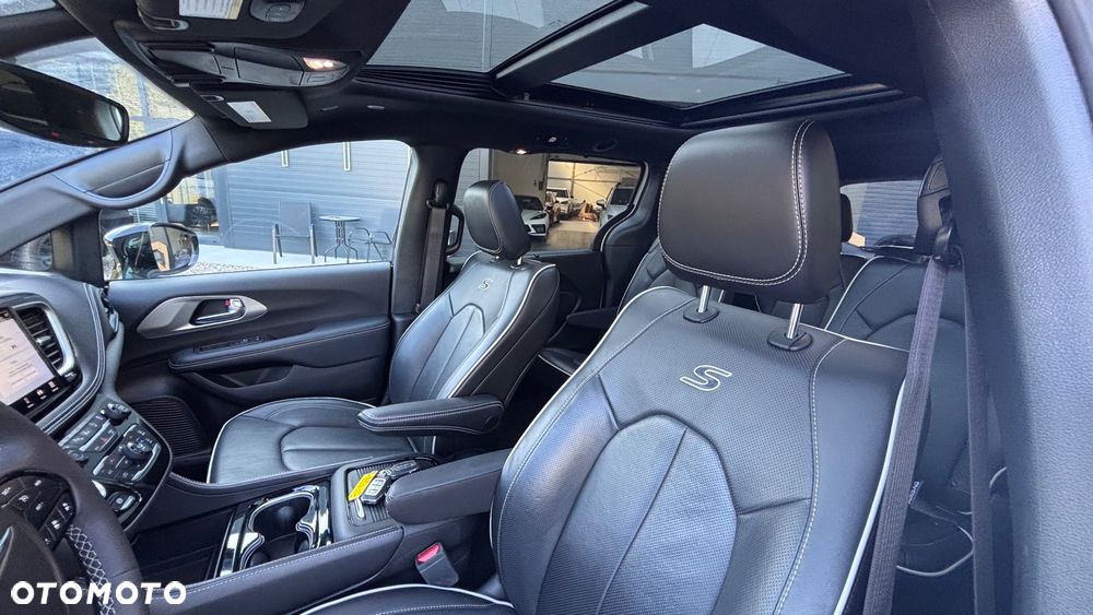 Chrysler Pacifica - 13