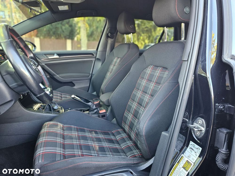 Volkswagen Golf GTI 2.0 TSI OPF Performance - 11