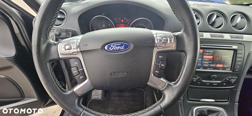 Ford Galaxy 2.0 TDCi Ghia - 19