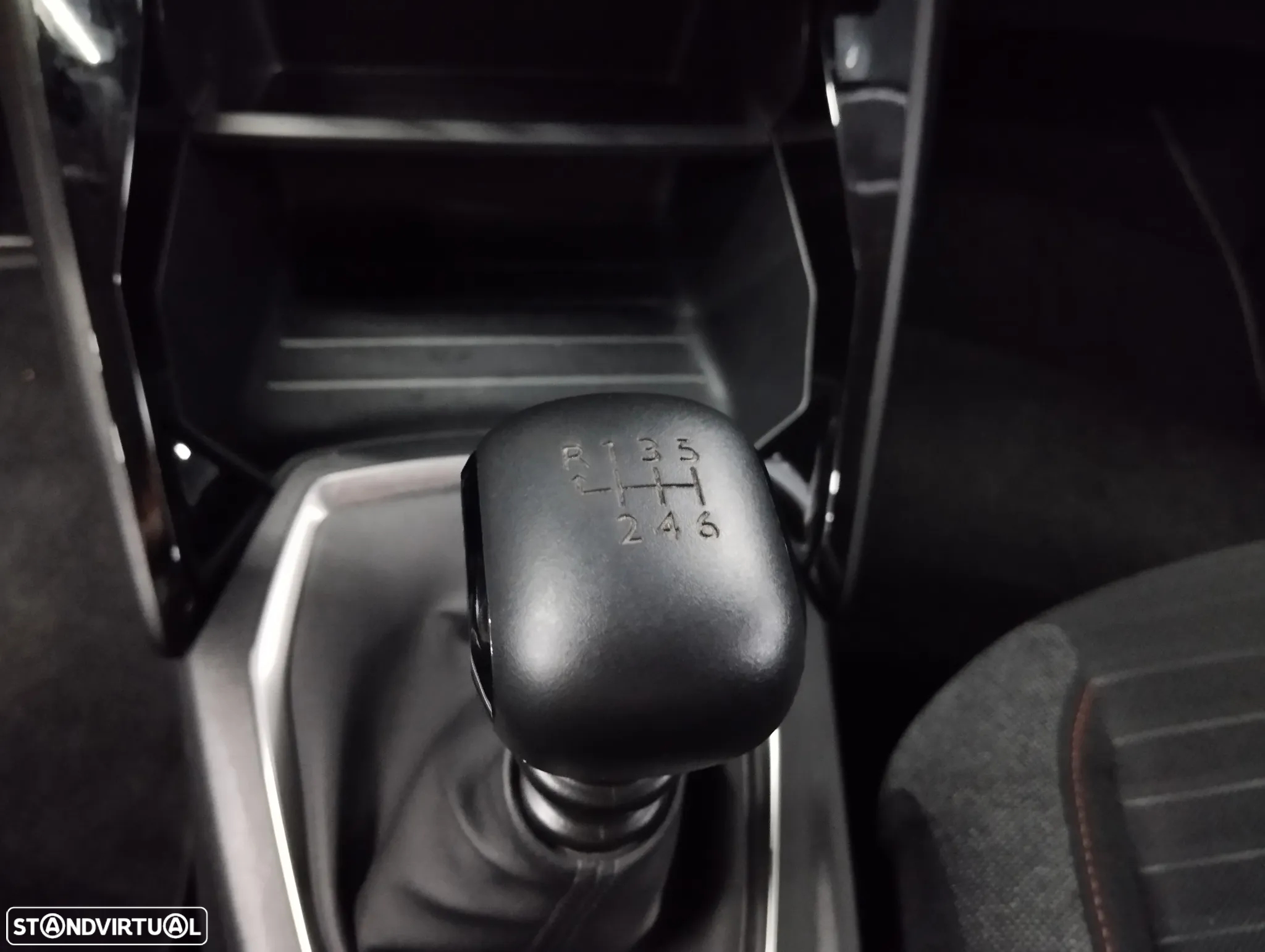Peugeot 208 1.2 PureTech Active Pack - 29