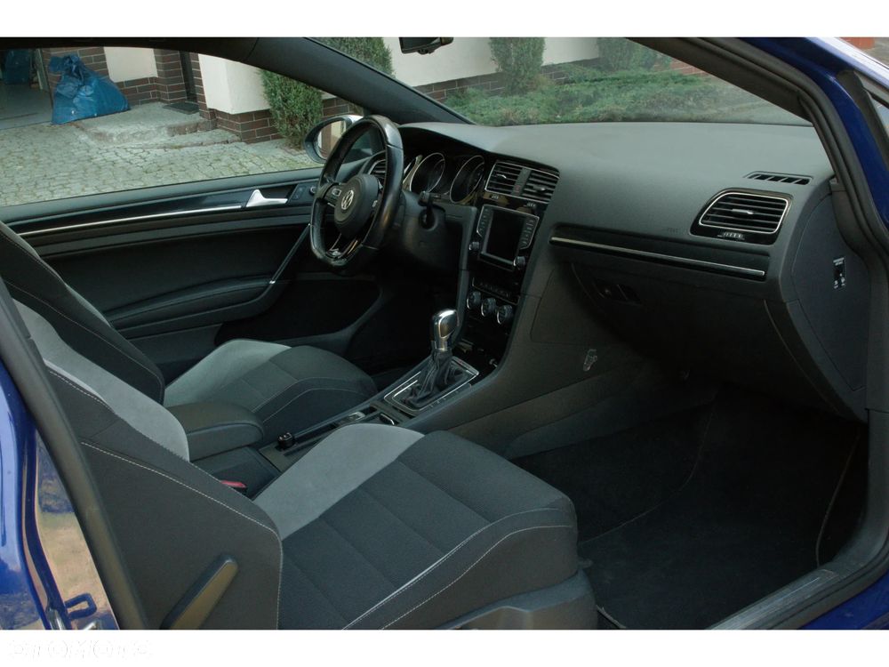 Volkswagen Golf - 11