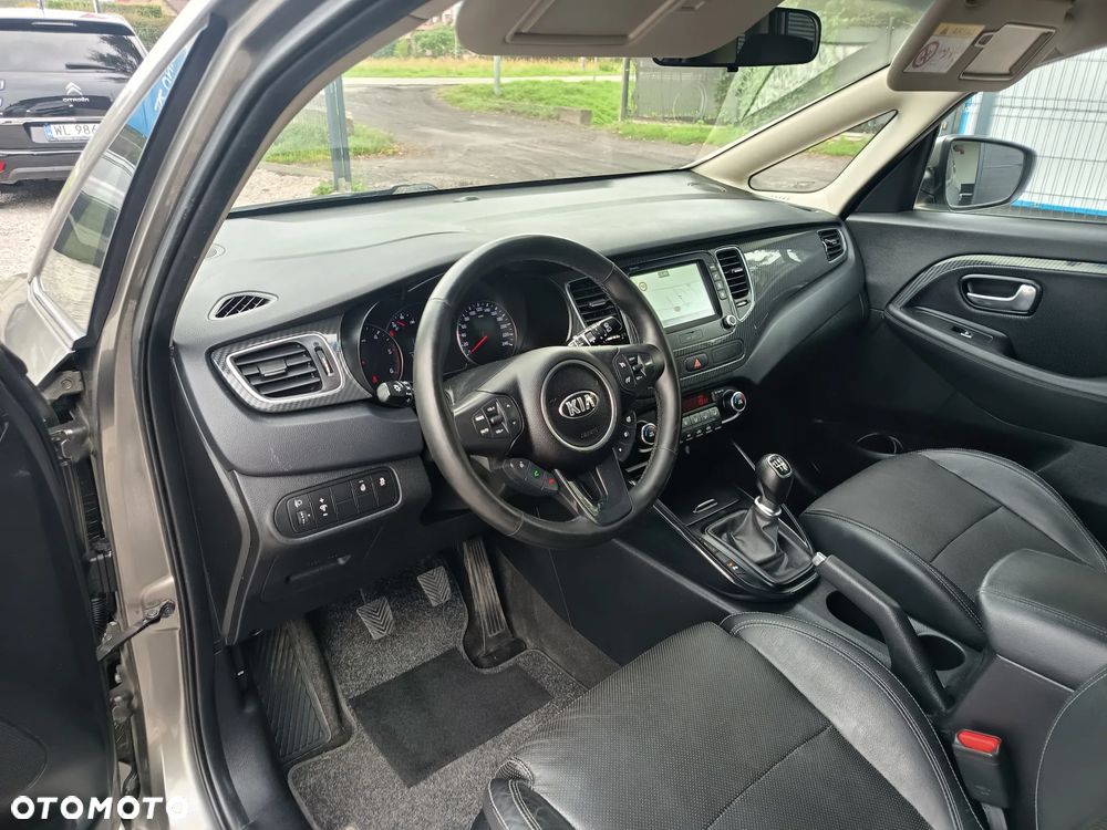 Kia Carens 1.7 CRDi 141 Dream Team Edition - 14