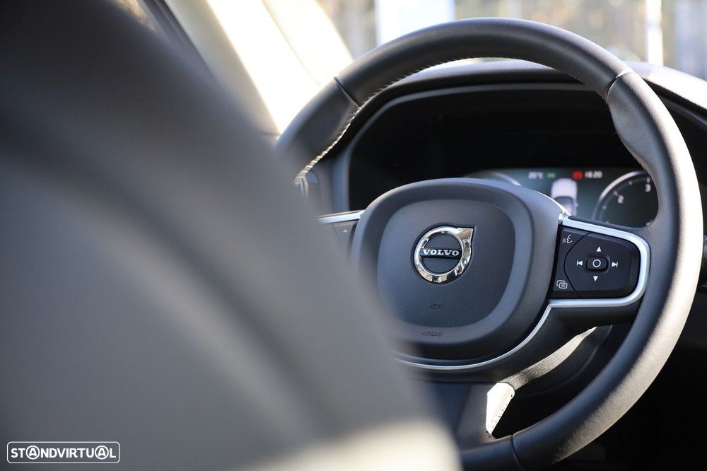 Volvo V60 2.0 D3 Momentum Plus - 11