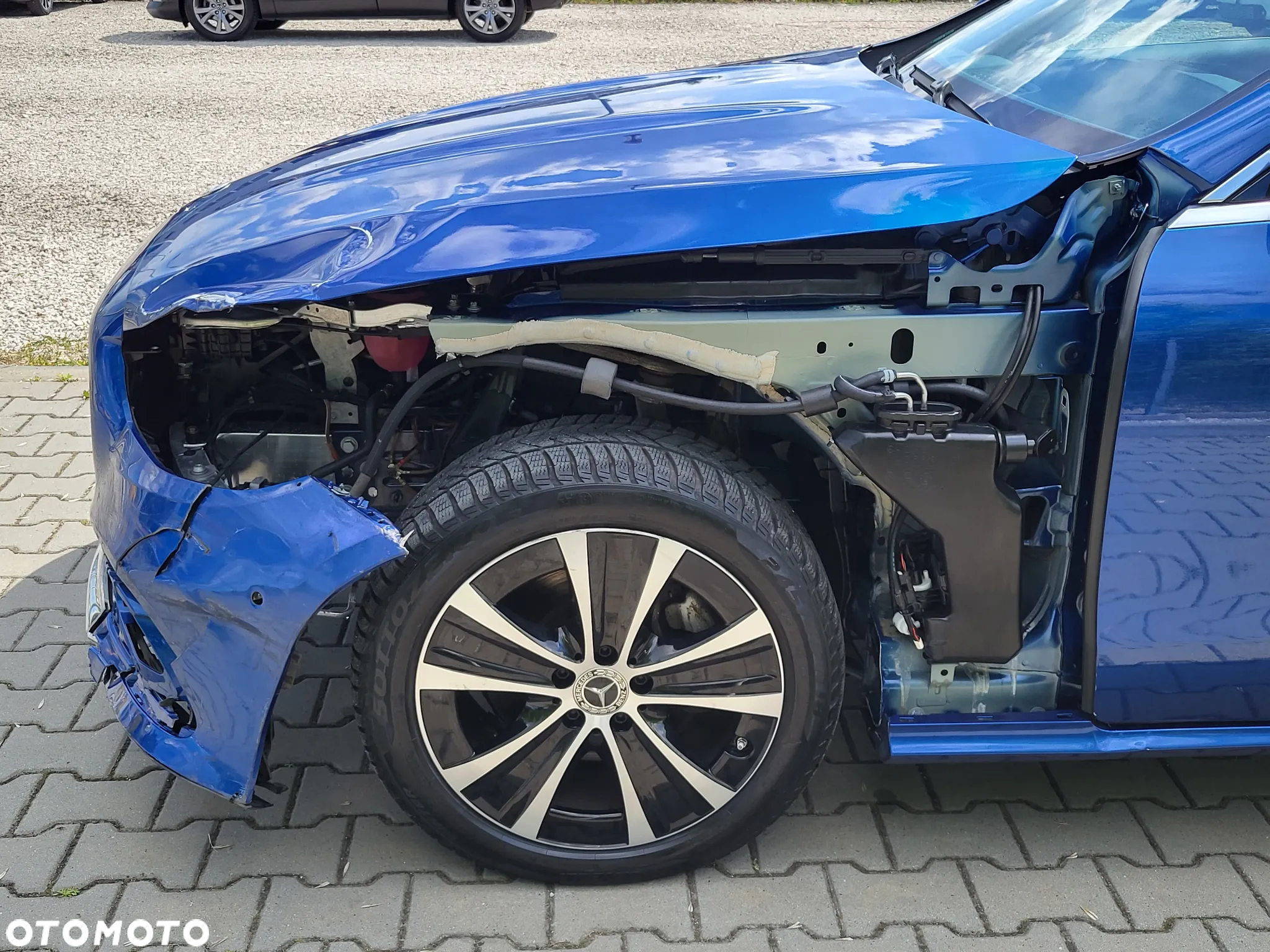 Mercedes-Benz Klasa E 200 Coupe 4-Matic 9G-TRONIC - 31