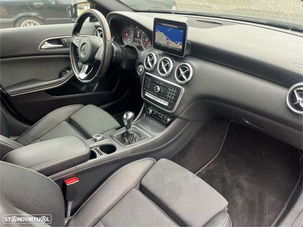 Mercedes-Benz A 180 CDi BE AMG Line - 18