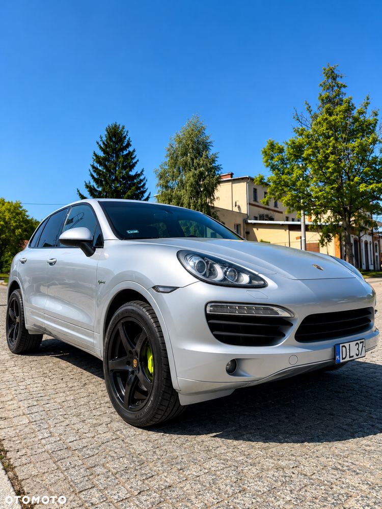 Porsche Cayenne - 1
