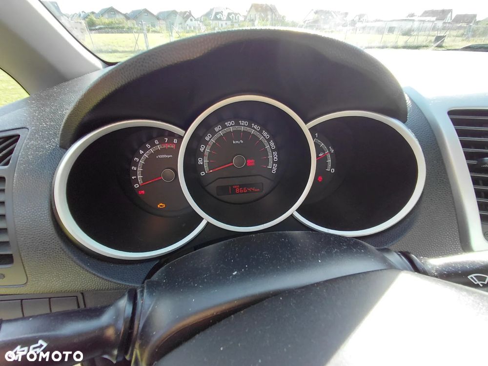Kia Venga - 17