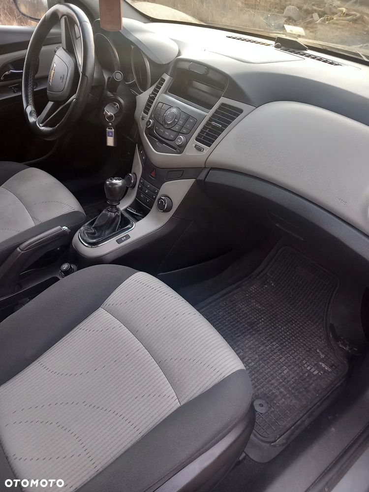 Chevrolet Cruze 1.6 LT - 3