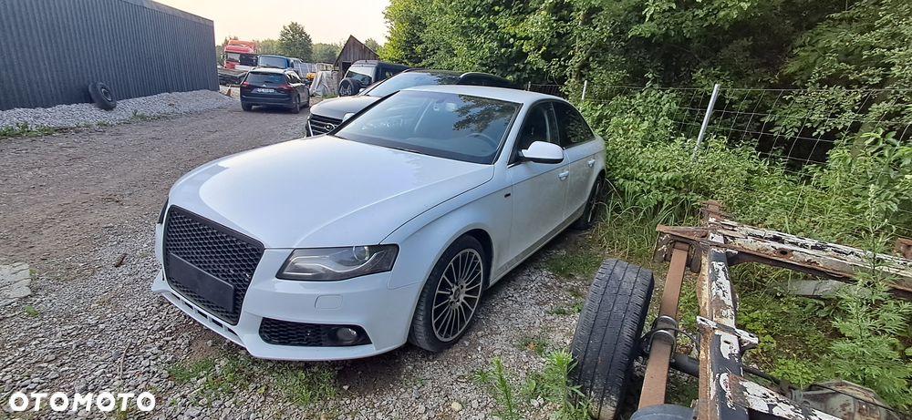 Audi A4 Limousine - 3