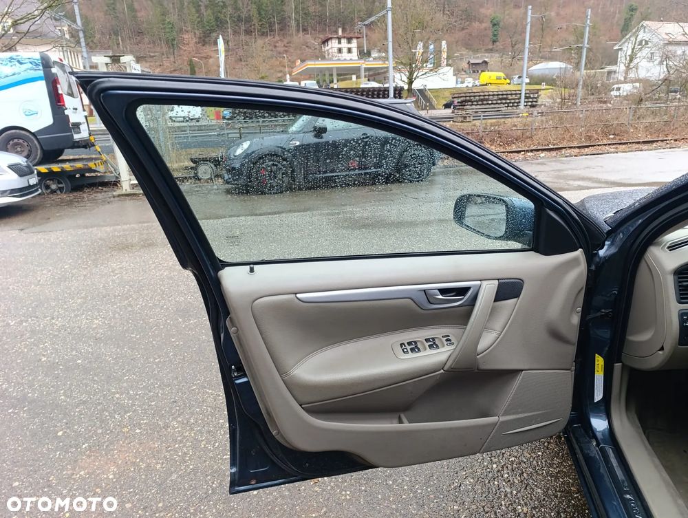 Volvo V70 D5 - 15