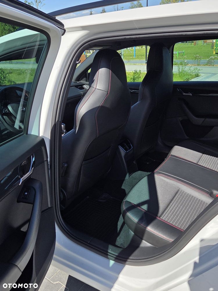Skoda Octavia 2.0 TDI RS - 6