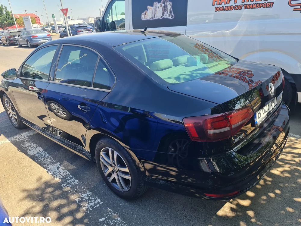 Volkswagen Jetta - 3