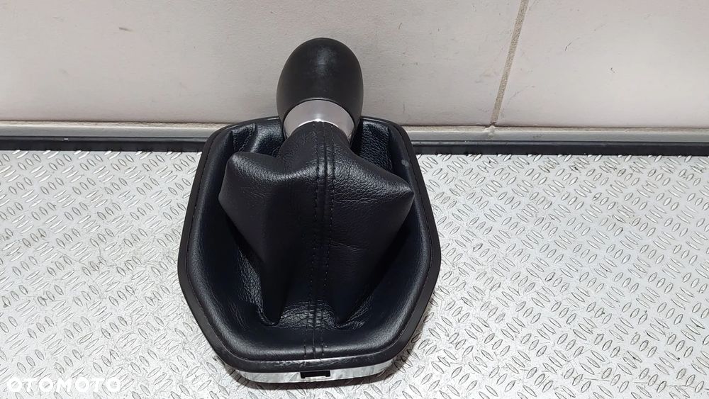 MIESZEK GAŁKA ZMIANY BIEGÓW FORD TOURNEO COURIER R2015 1,0 ECO BOOST NR AV11R044H83AD - 4