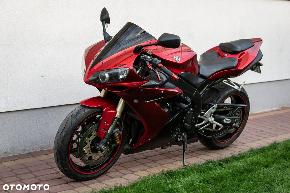 Yamaha R1 - 6