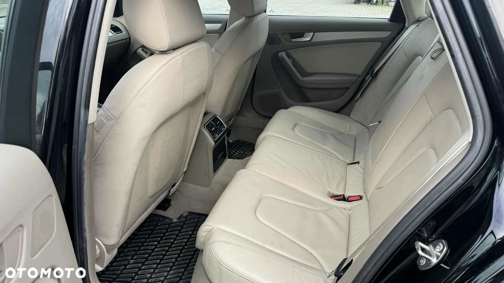 Audi A4 Limousine - 10