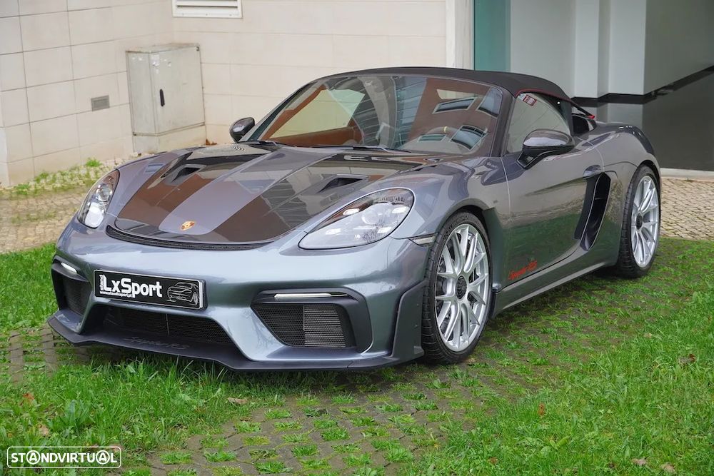 Porsche 718 Spyder RS - 2