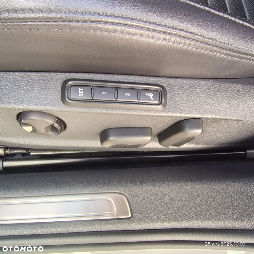 Volkswagen Passat - 14
