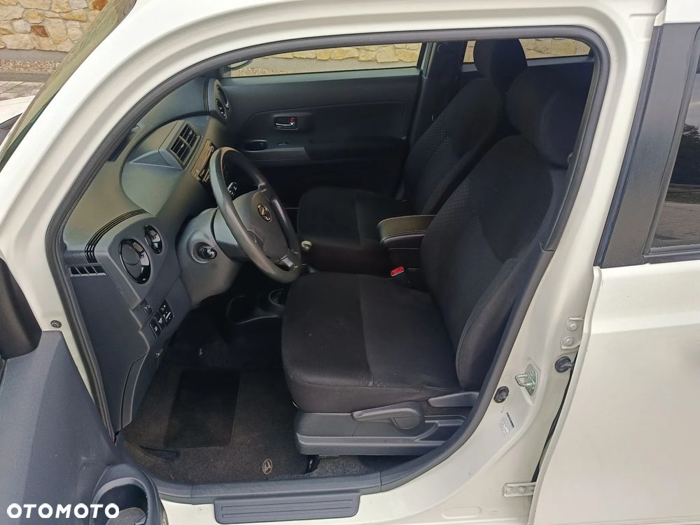 Daihatsu Materia - 12
