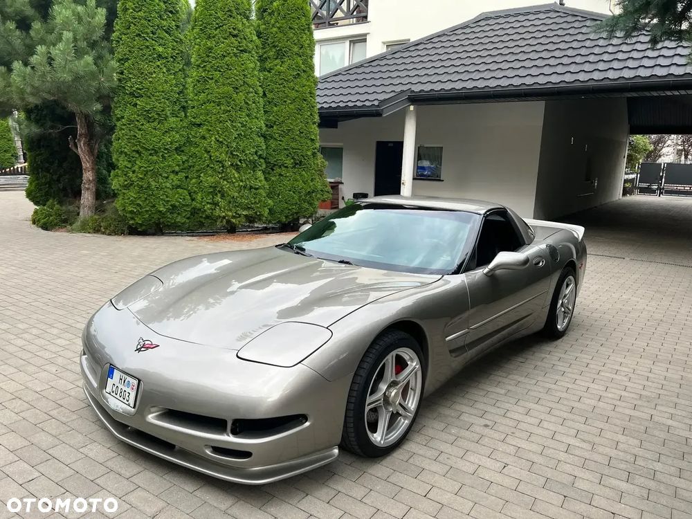 Chevrolet Corvette - 2