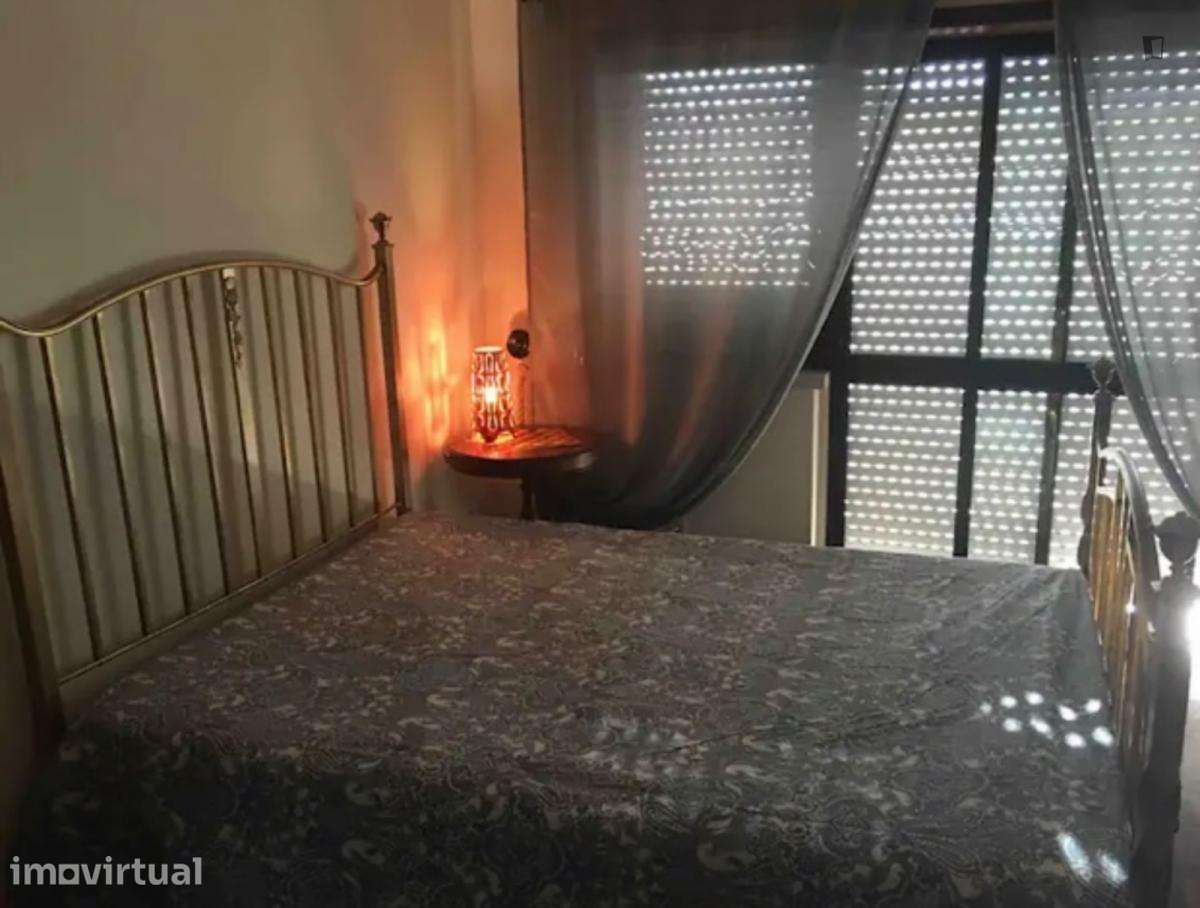 Quarto - localizado em Santarem - Grande imagem: 5/11