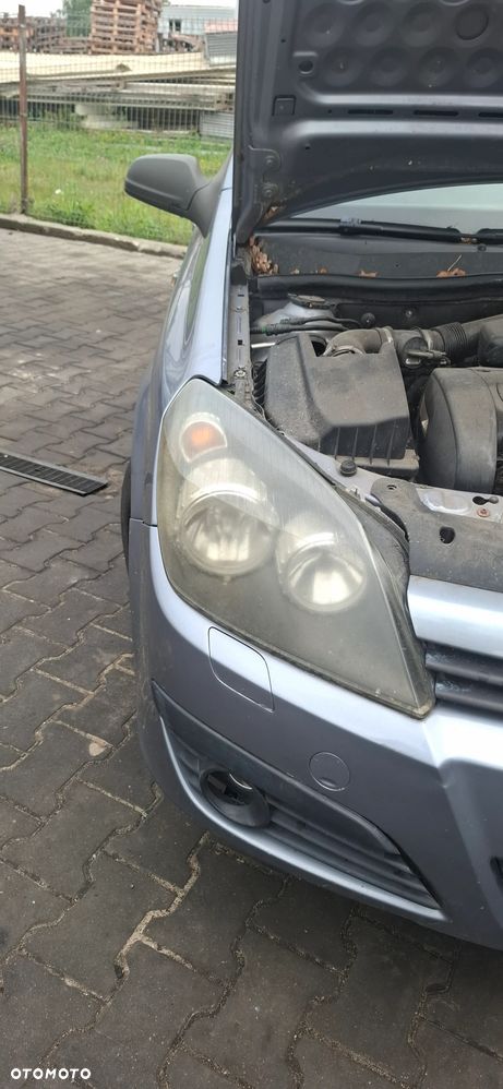 Opel Astra H Hb na części benzyna - 16