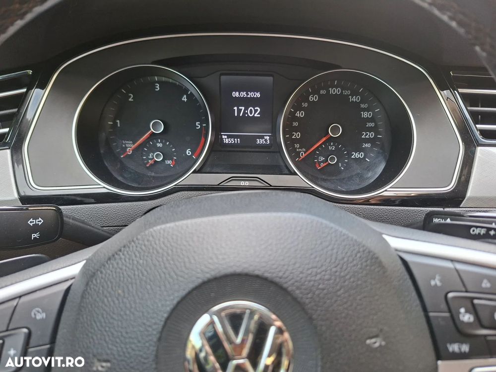 Volkswagen Passat 1.6 TDI SCR DSG Comfortline - 18