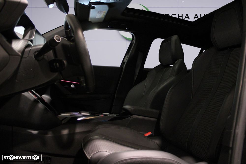 Peugeot e-2008 50 kWh GT - 6